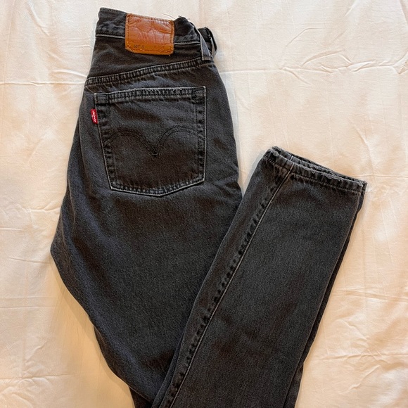 Levi 501 Jeans - Picture 2 of 2